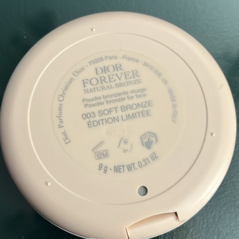 Dior Forever Limited Edition Bronze Compact - 03 Soft Bronze - Picture 2 of 9